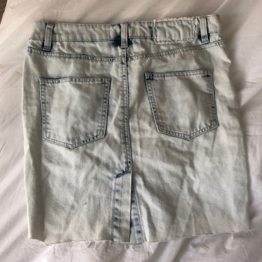 ACID WASH DENIM SKIRT - Picture 6 of 8